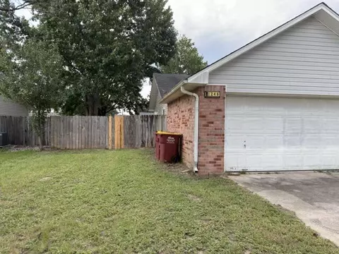 Exterior - 1246 Ego Dr, Crestview, FL 32536 photo 6 of 7