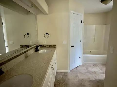 Bath - 1246 Ego Dr, Crestview, FL 32536 photo 1 of 3