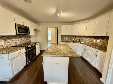 Kitchen - 1246 Ego Dr, Crestview, FL 32536 photo 3 of 4