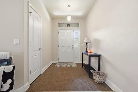 Entry Way - 4541 Hermosa Rd, Crestview, FL 32539 photo 2 of 4