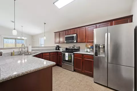 Kitchen - 4541 Hermosa Rd, Crestview, FL 32539 photo 2 of 5