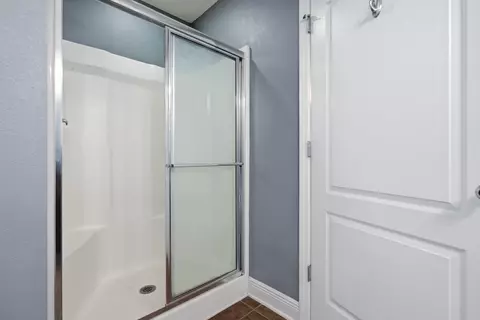 Bath - 4541 Hermosa Rd, Crestview, FL 32539 photo 4 of 6