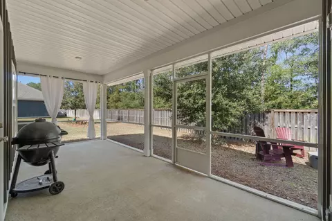 Exterior - 371 Lightning Bug Ln, Freeport, FL 32439 photo 3 of 10