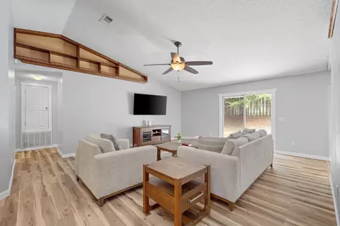 Living - 1244 Northview Dr, Crestview, FL 32536 photo 1 of 2