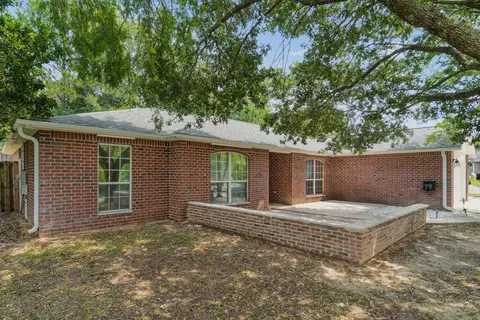 Exterior - 1244 Northview Dr, Crestview, FL 32536 photo 2 of 6