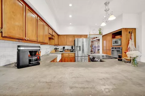 Kitchen - 115 Steves Pl, Crestview, FL 32536 photo 1 of 4