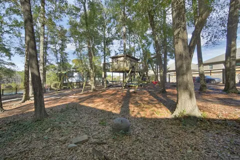 Exterior - 115 Steves Pl, Crestview, FL 32536 photo 4 of 8