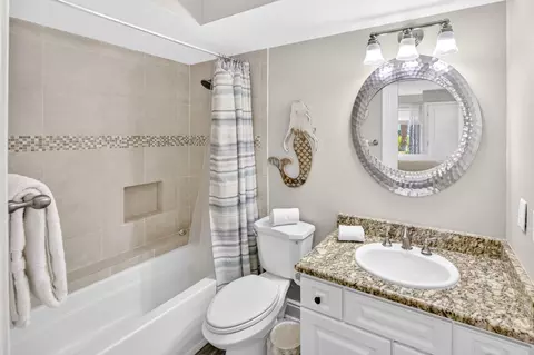 Bath - 264 Eagle Dr, Miramar Beach, FL 32550 photo 4 of 6