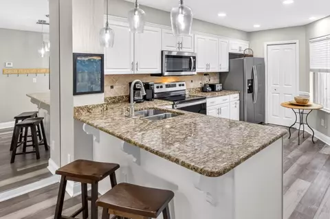Kitchen - 264 Eagle Dr, Miramar Beach, FL 32550 photo 4 of 5