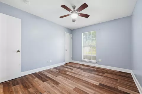Bedroom - 104 Hollow Cv, Crestview, FL 32539 photo 3 of 3