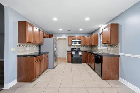 Kitchen - 104 Hollow Cv, Crestview, FL 32539 photo 1 of 3