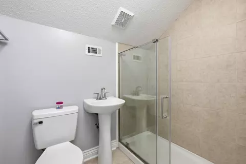 Bath - 104 Hollow Cv, Crestview, FL 32539 photo 5 of 5