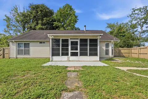 Exterior - 104 Hollow Cv, Crestview, FL 32539 photo 5 of 6