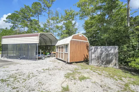 Exterior - 79 Shoreline Dr, Freeport, FL 32439 photo 15 of 17