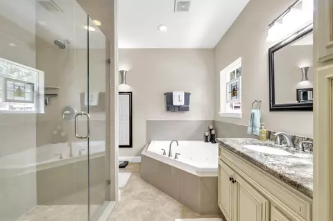 Bath - 79 Shoreline Dr, Freeport, FL 32439 photo 3 of 5