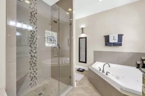 Bath - 79 Shoreline Dr, Freeport, FL 32439 photo 4 of 5