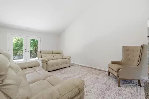 Living - 3058 Zach Ave, Crestview, FL 32536 photo 2 of 4
