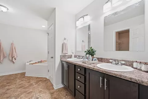 Bath - 3058 Zach Ave, Crestview, FL 32536 photo 1 of 6