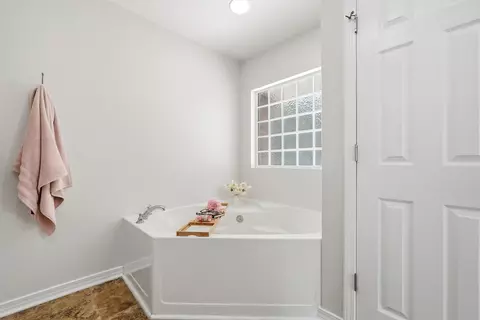 Bath - 3058 Zach Ave, Crestview, FL 32536 photo 3 of 6