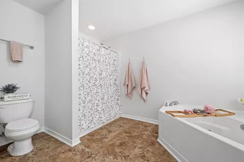 Bath - 3058 Zach Ave, Crestview, FL 32536 photo 2 of 6