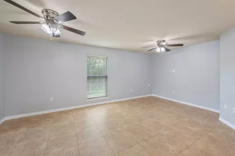 Living - 4531 Annabelle Ln, Crestview, FL 32539 photo 6 of 6