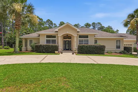 455 Lakeside Dr, Defuniak Springs, FL 32435