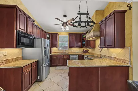 Kitchen - 599 Third Ave, Destin, FL 32541 photo 1 of 3