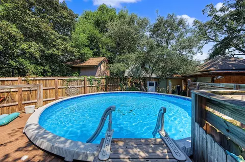 Exterior - 599 Third Ave, Destin, FL 32541 photo 6 of 8