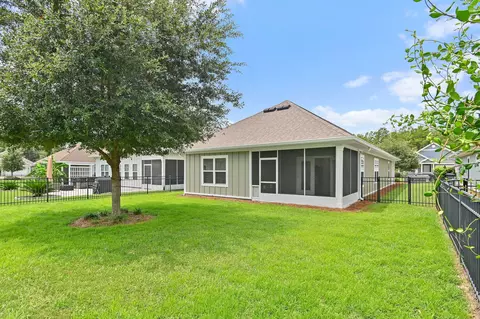 Exterior - 328 Lightning Bug Ln, Freeport, FL 32439 photo 4 of 9