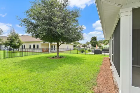Exterior - 328 Lightning Bug Ln, Freeport, FL 32439 photo 3 of 9