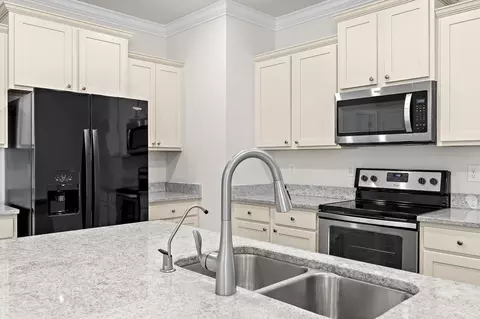 Kitchen - 328 Lightning Bug Ln, Freeport, FL 32439 photo 4 of 4