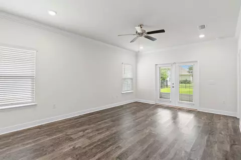 Living - 328 Lightning Bug Ln, Freeport, FL 32439 photo 1 of 2