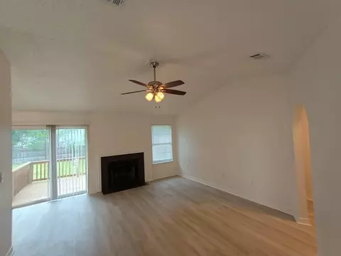 Living - 218 Westview Dr, Crestview, FL 32536 photo 3 of 3
