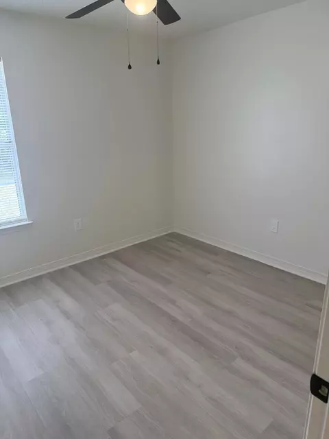 Bedroom - 218 Westview Dr, Crestview, FL 32536 photo 5 of 6