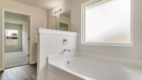 Bath - 5729 Dearing St, Crestview, FL 32539 photo 2 of 3