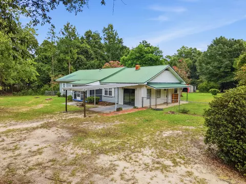 Exterior - 2601 Lake Silver Rd, Crestview, FL 32536 photo 5 of 5