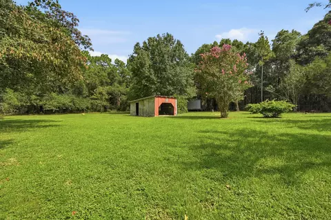 Exterior - 2601 Lake Silver Rd, Crestview, FL 32536 photo 3 of 5