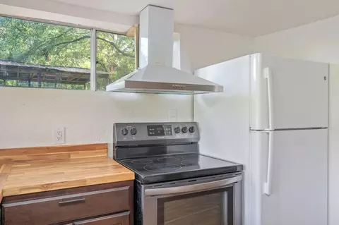 Kitchen - 6127 Barnes Rd, Crestview, FL 32536 photo 9 of 9
