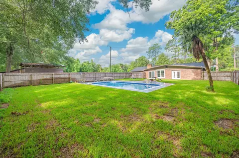 Exterior - 6127 Barnes Rd, Crestview, FL 32536 photo 5 of 10