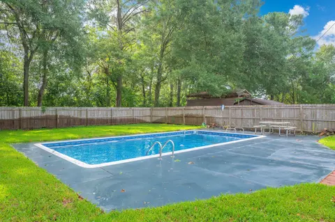 Exterior - 6127 Barnes Rd, Crestview, FL 32536 photo 10 of 10