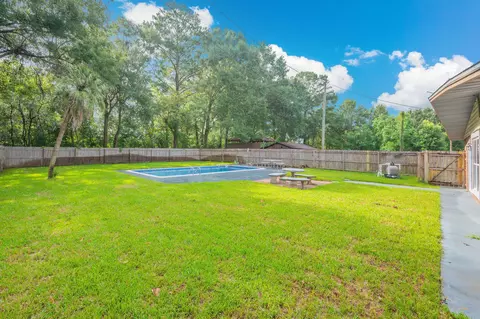 Exterior - 6127 Barnes Rd, Crestview, FL 32536 photo 3 of 10