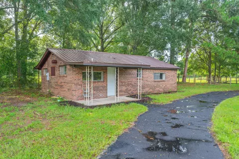 Exterior - 6127 Barnes Rd, Crestview, FL 32536 photo 6 of 10