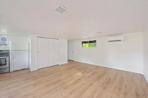 Living - 6127 Barnes Rd, Crestview, FL 32536 photo 8 of 9