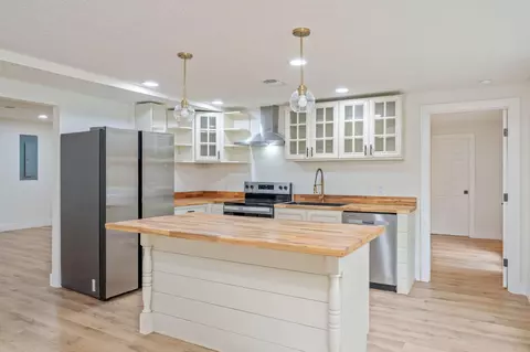 Kitchen - 6127 Barnes Rd, Crestview, FL 32536 photo 5 of 9