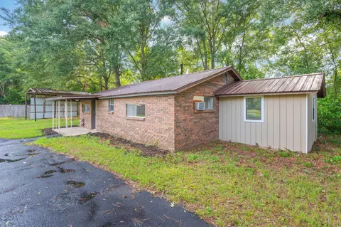 Exterior - 6127 Barnes Rd, Crestview, FL 32536 photo 7 of 10