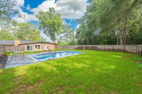 Exterior - 6127 Barnes Rd, Crestview, FL 32536 photo 9 of 10