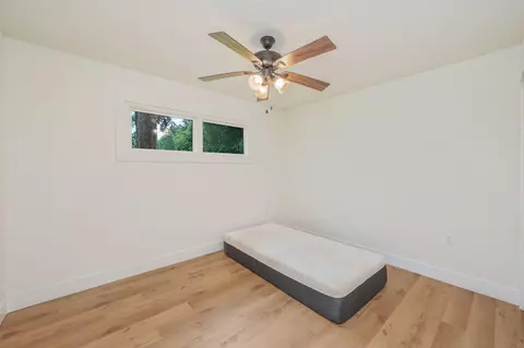 Bedroom - 6127 Barnes Rd, Crestview, FL 32536 photo 8 of 13