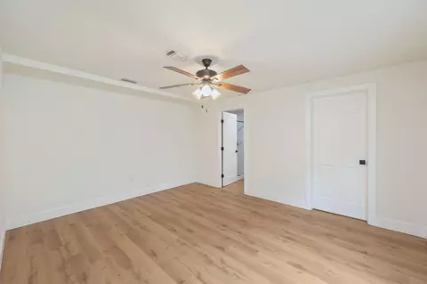 Bedroom - 6127 Barnes Rd, Crestview, FL 32536 photo 2 of 13