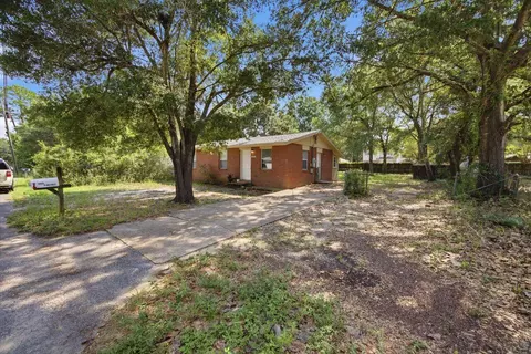 1005 Pinetree Rd, Mary Esther, FL 32569