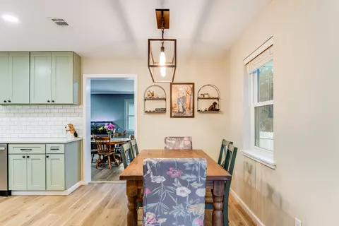 Dining - 3999 Painter Branch Rd, Crestview, FL 32539 photo 1 of 2